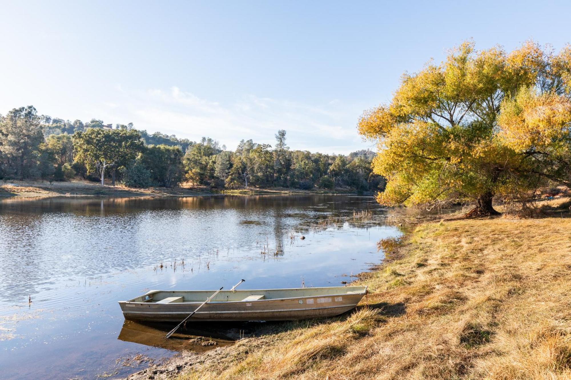 Rolling Oaks Ranch - 200 Acres Of Lakeside Beauty & Countryside Serenity Mariposa Luaran gambar