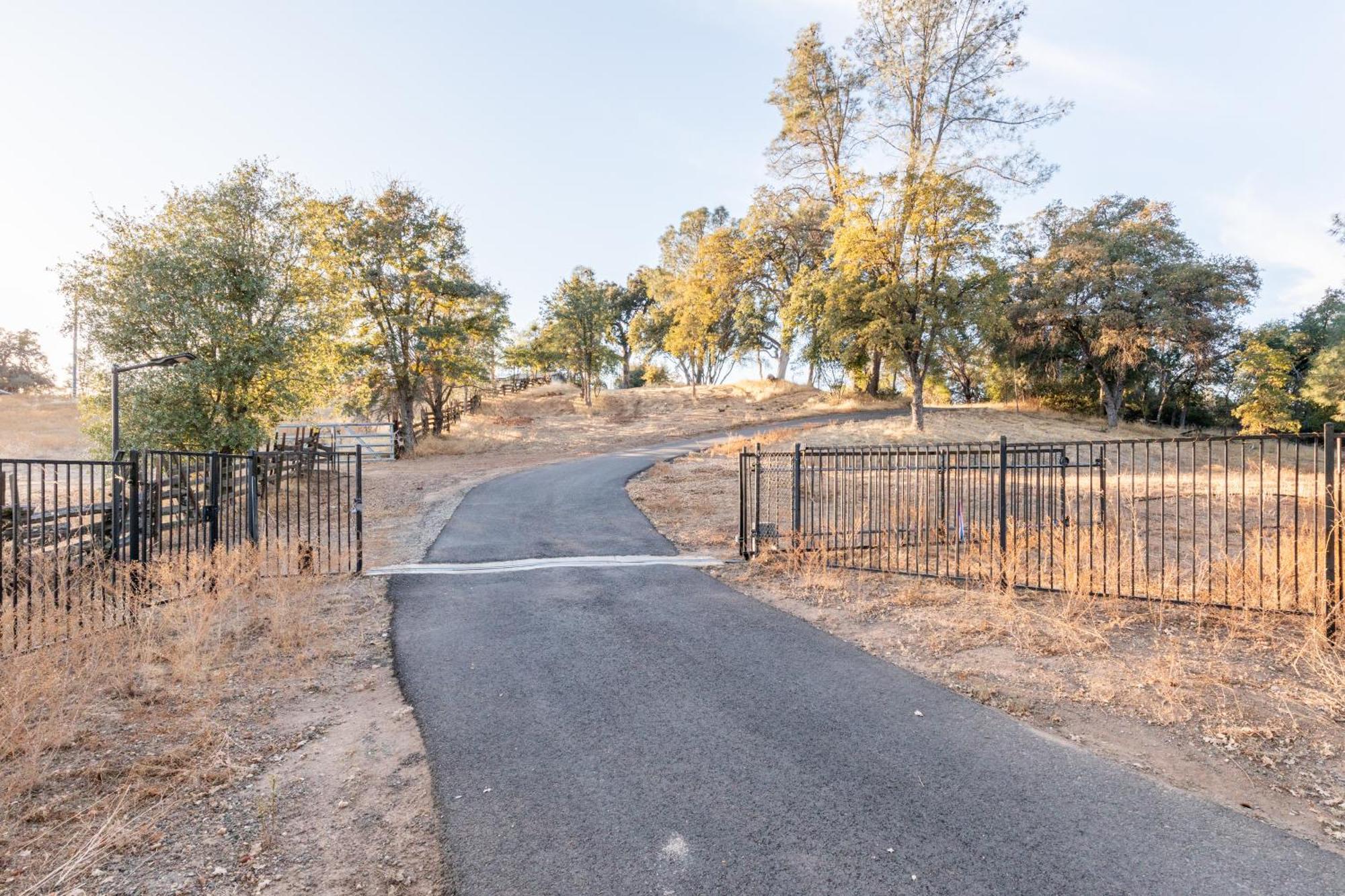 Rolling Oaks Ranch - 200 Acres Of Lakeside Beauty & Countryside Serenity Mariposa Luaran gambar